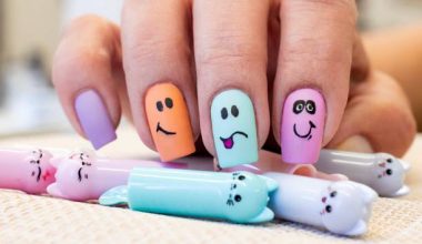 Cute smiley face nails