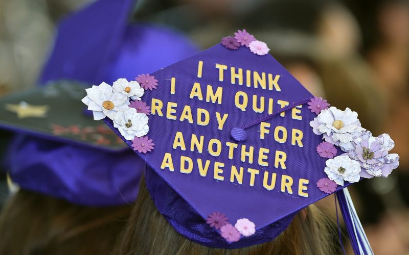 how to decorate your graduation cap