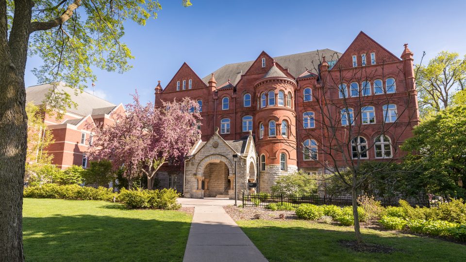 30 Best Medium Sized Colleges in the US at all Levels